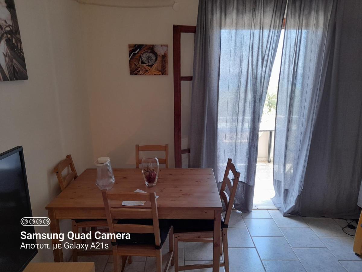 Antoine Apartment Sea Side Цуцурос Экстерьер фото